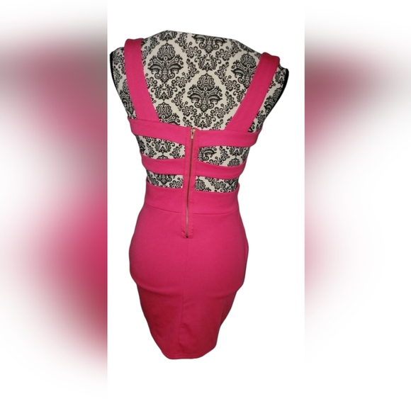 NWOT Sugar & Spice Hot Pink Cut Out Bodycon Dress Sweetheart Neckline - Large - Picture 3 of 9